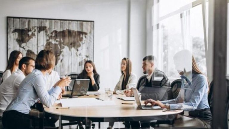 BB: Shqipërisë i mungojnë standardet e unifikuara të rekrutimit në administratën publike